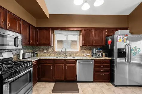 8154 168TH Place Tinley Park IL 60477