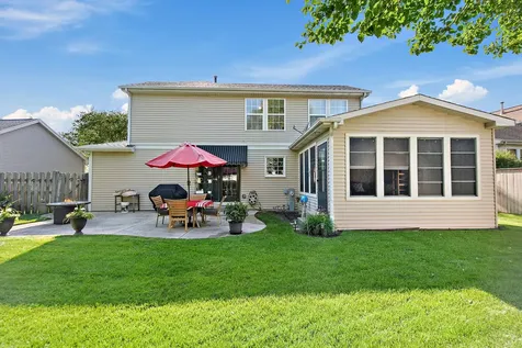 1689 Warrington Lane Crystal Lake IL 60014