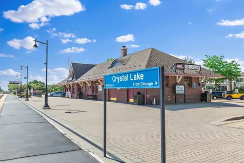 1689 Warrington Lane Crystal Lake IL 60014
