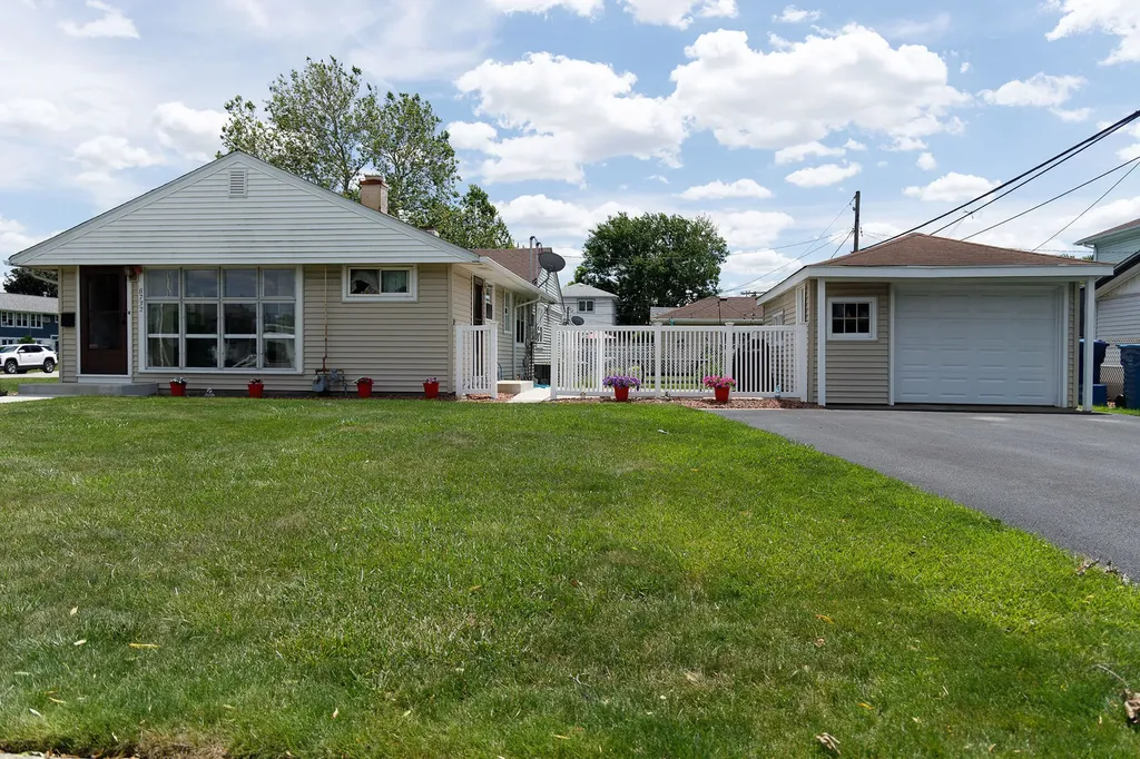 8732 South Keeler Avenue Hometown IL 60456