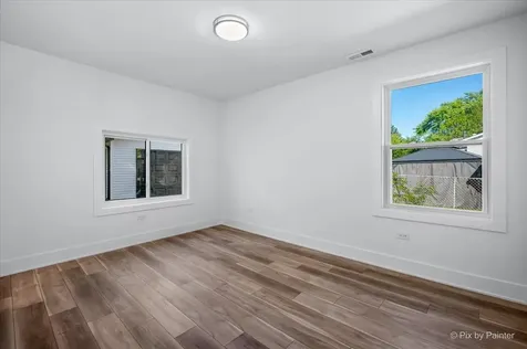 18172 West Twin Lakes Boulevard Grayslake IL 60030