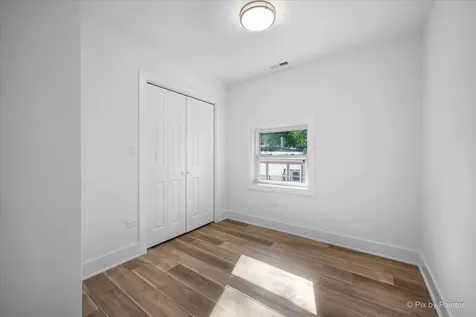 18172 West Twin Lakes Boulevard Grayslake IL 60030