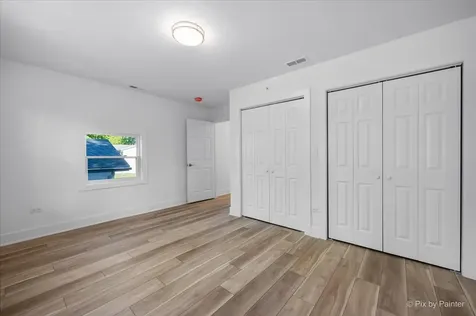 18172 West Twin Lakes Boulevard Grayslake IL 60030