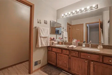 1135 Stonebridge Court Elgin IL 60120