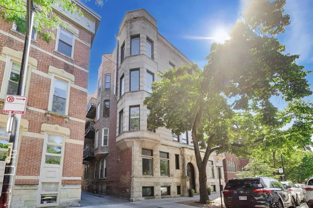 351 West Dickens Avenue Chicago IL 60614