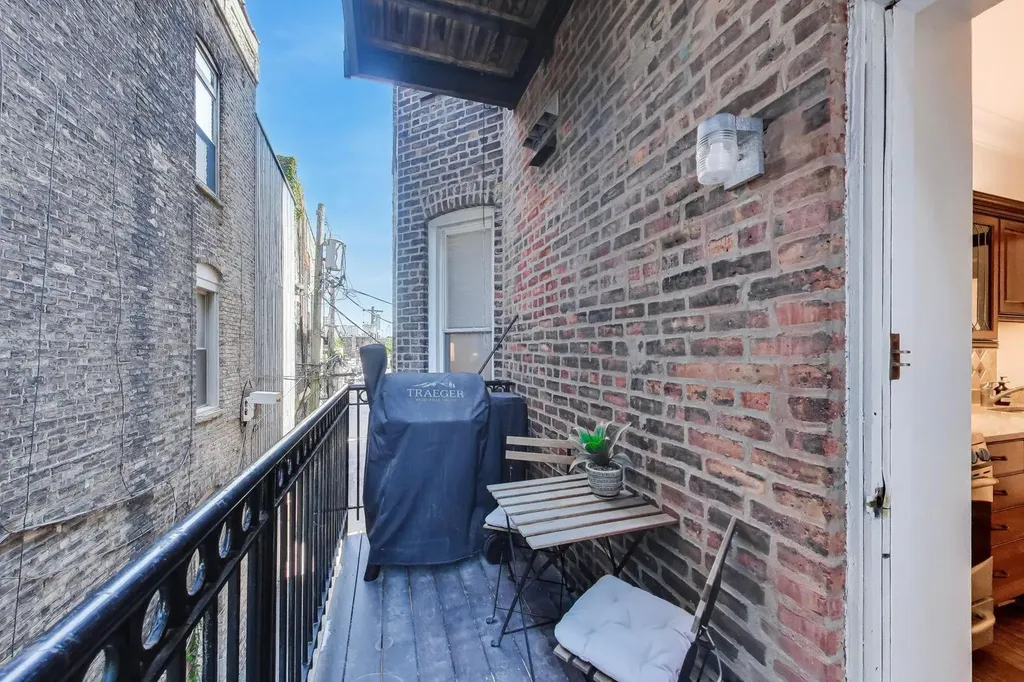 351 West Dickens Avenue Chicago IL 60614