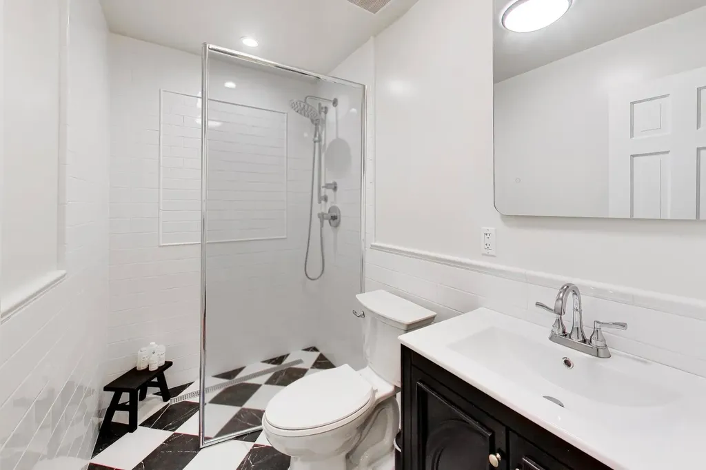 351 West Dickens Avenue Chicago IL 60614