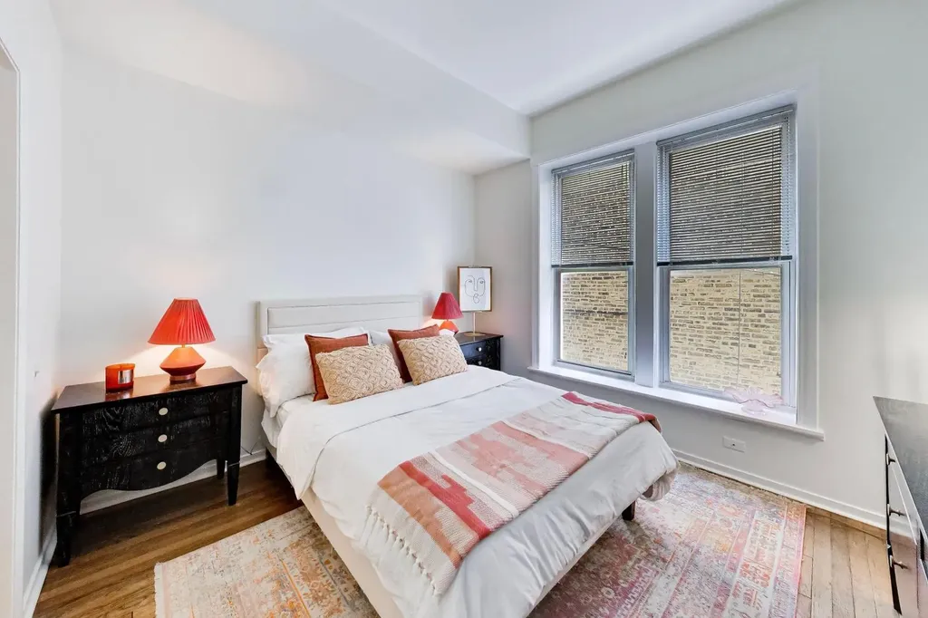 351 West Dickens Avenue Chicago IL 60614