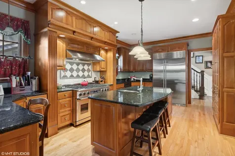 142 Akenside Road Riverside IL 60546