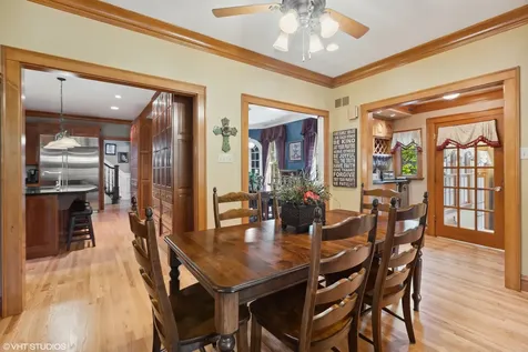 142 Akenside Road Riverside IL 60546