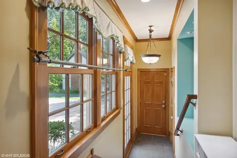 142 Akenside Road Riverside IL 60546