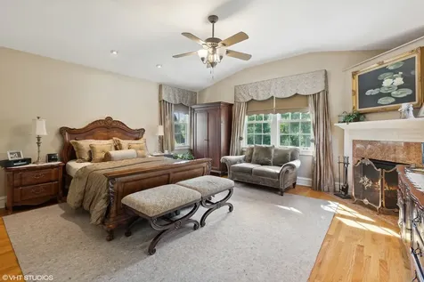 142 Akenside Road Riverside IL 60546