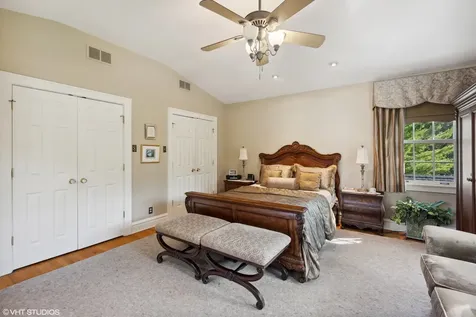 142 Akenside Road Riverside IL 60546