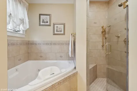 142 Akenside Road Riverside IL 60546