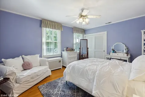 142 Akenside Road Riverside IL 60546