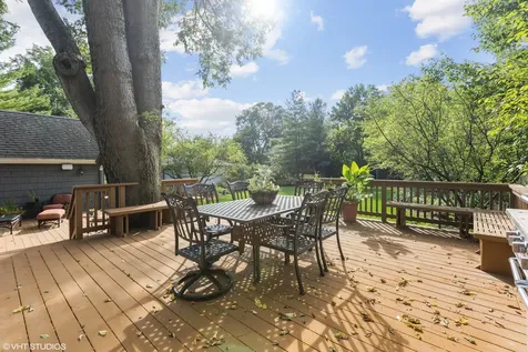 142 Akenside Road Riverside IL 60546