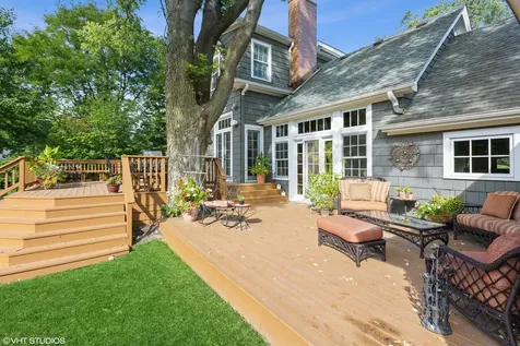 142 Akenside Road Riverside IL 60546
