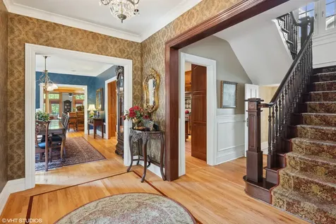 142 Akenside Road Riverside IL 60546