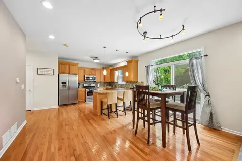 5105 West Flanders Road Mchenry IL 60050