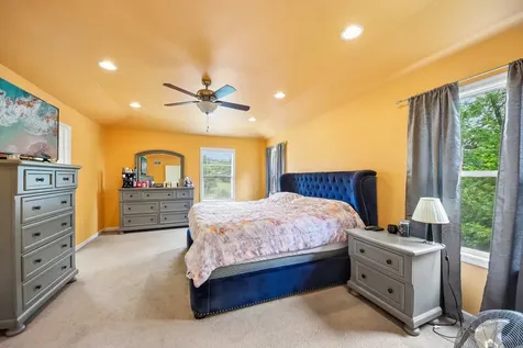 5105 West Flanders Road Mchenry IL 60050