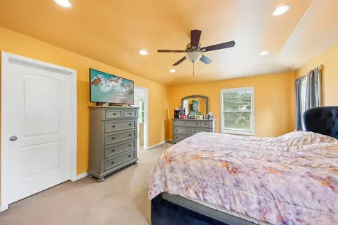 5105 West Flanders Road Mchenry IL 60050