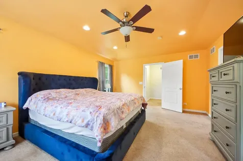 5105 West Flanders Road Mchenry IL 60050