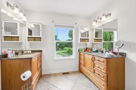 5105 West Flanders Road Mchenry IL 60050