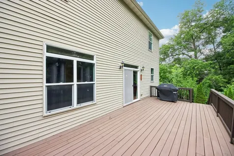 5105 West Flanders Road Mchenry IL 60050