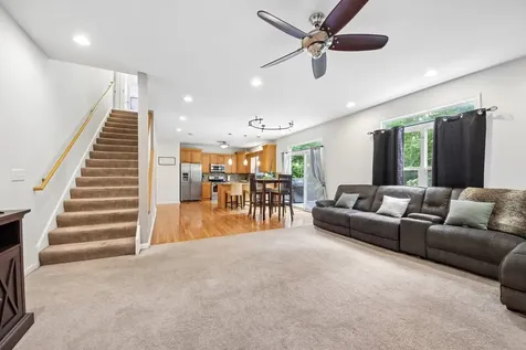 5105 West Flanders Road Mchenry IL 60050
