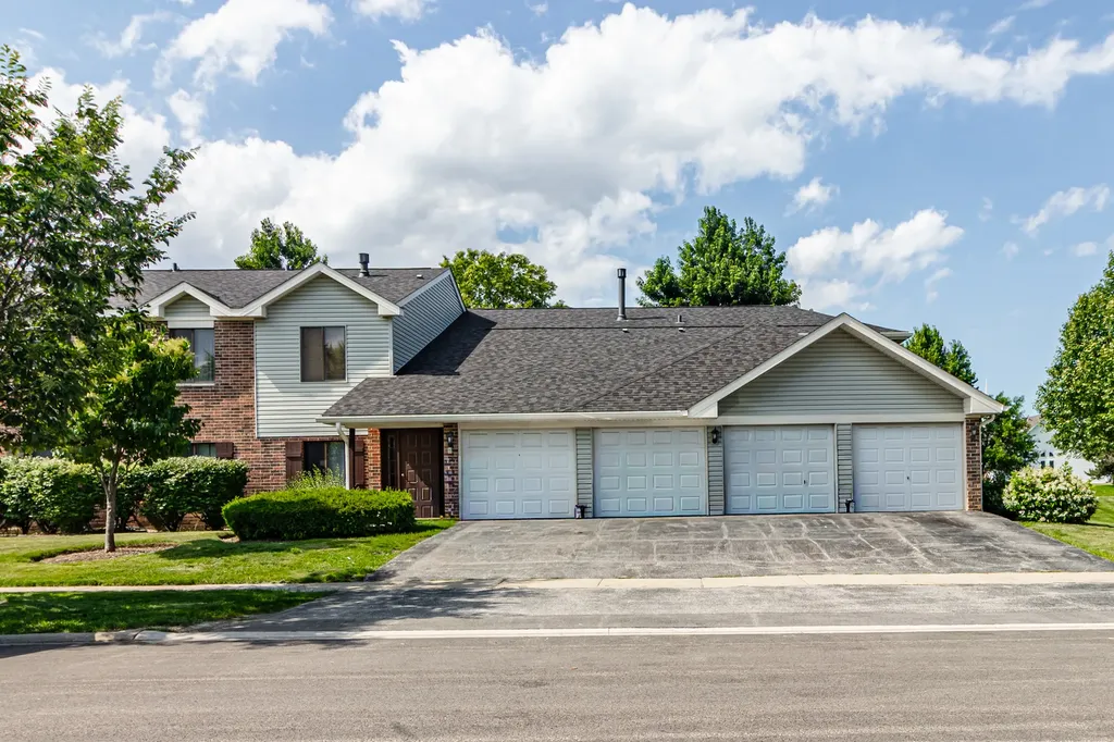 906 Cross Creek Drive Roselle IL 60172