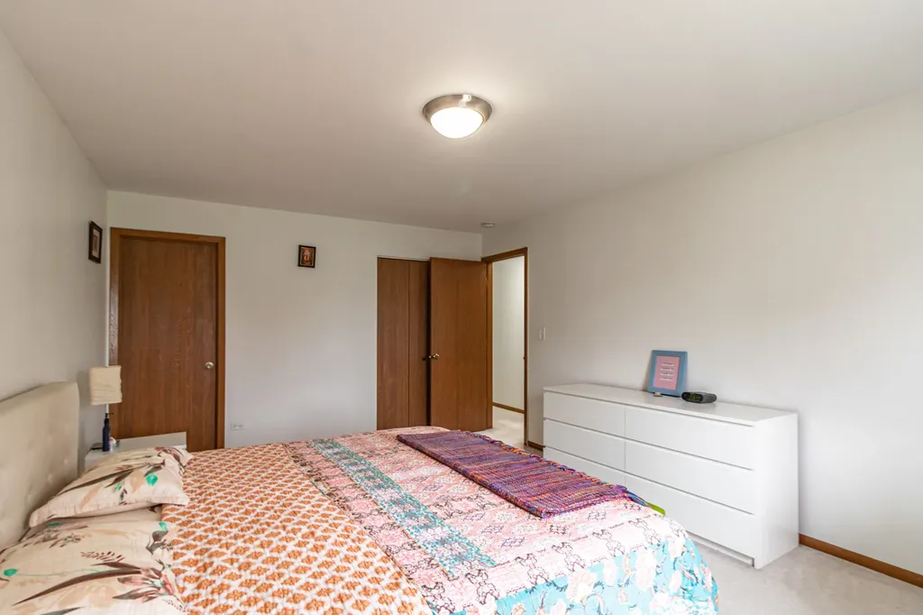 906 Cross Creek Drive Roselle IL 60172