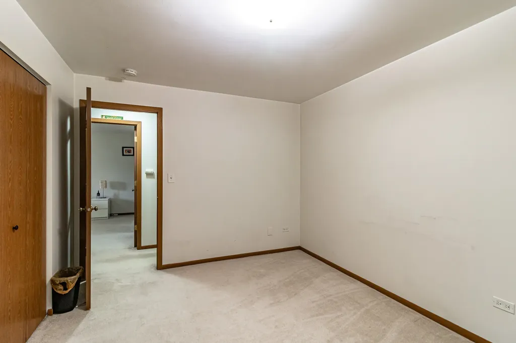906 Cross Creek Drive Roselle IL 60172