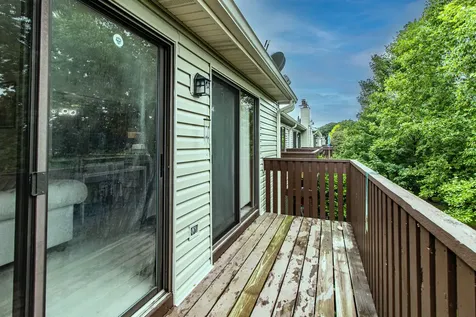 906 Cross Creek Drive Roselle IL 60172