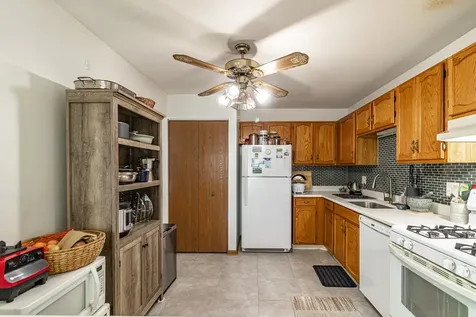 906 Cross Creek Drive Roselle IL 60172