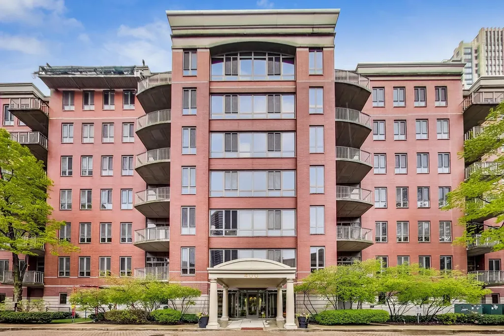 400 North Clinton Street Chicago IL 60654