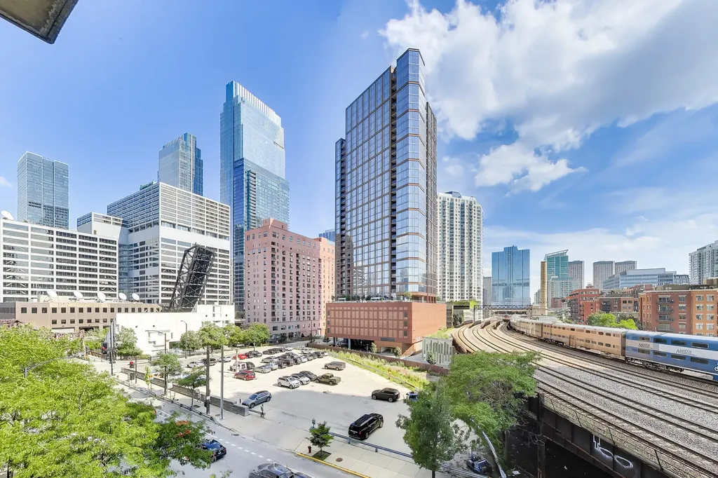 400 North Clinton Street Chicago IL 60654