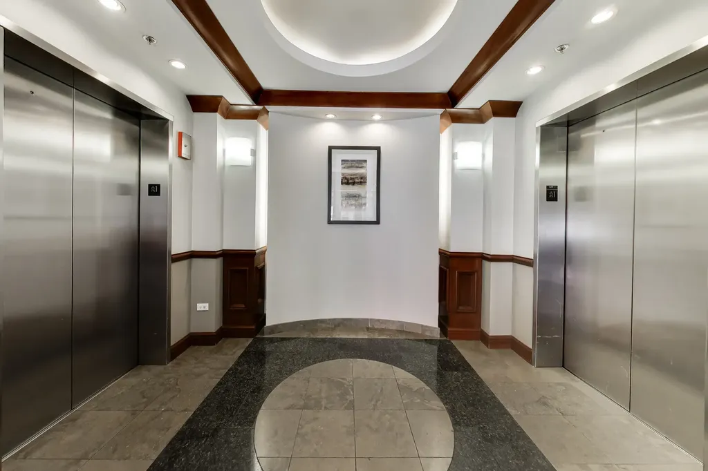 400 North Clinton Street Chicago IL 60654
