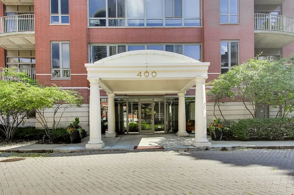 400 North Clinton Street Chicago IL 60654