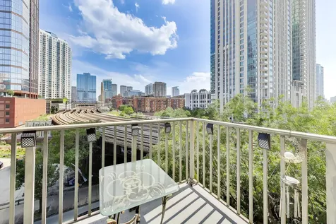 400 North Clinton Street Chicago IL 60654