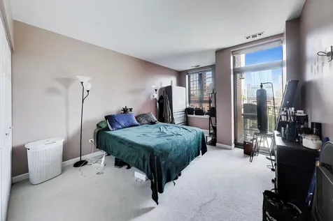 400 North Clinton Street Chicago IL 60654