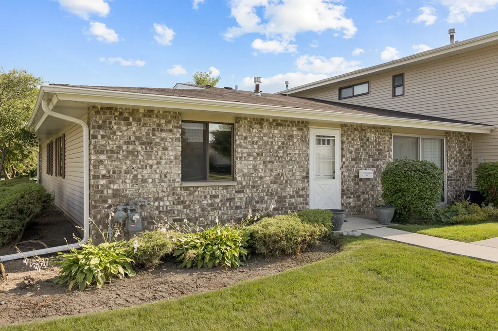 117 Cotuit Court Schaumburg IL 60193