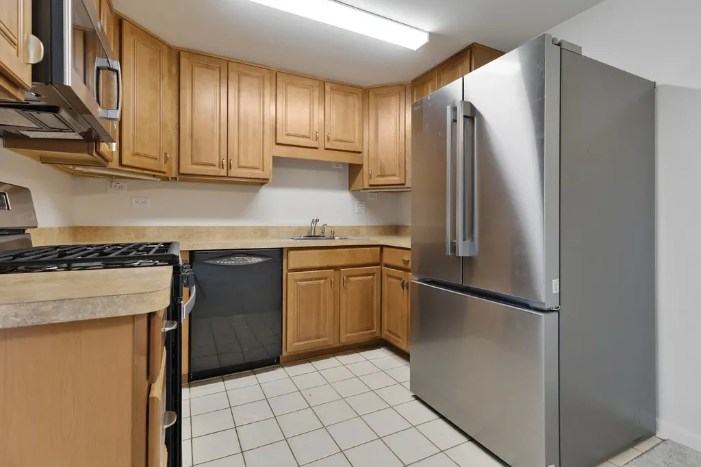 117 Cotuit Court Schaumburg IL 60193