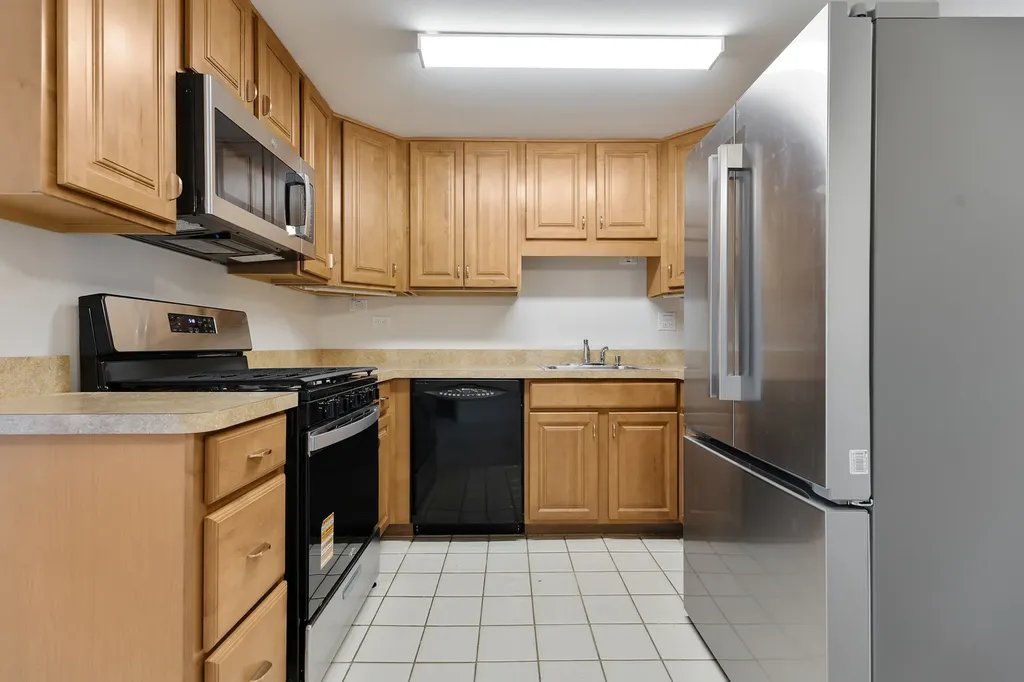 117 Cotuit Court Schaumburg IL 60193
