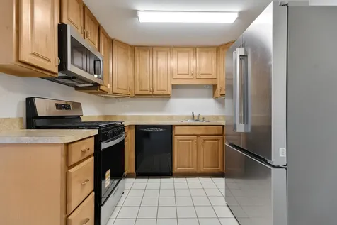 117 Cotuit Court Schaumburg IL 60193