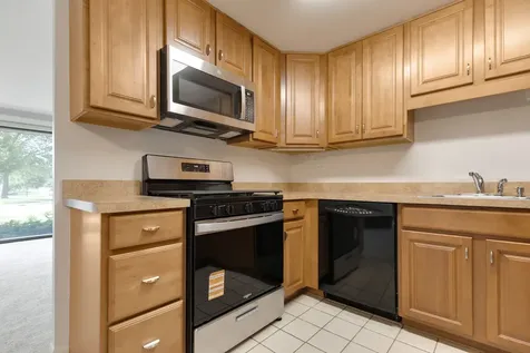 117 Cotuit Court Schaumburg IL 60193