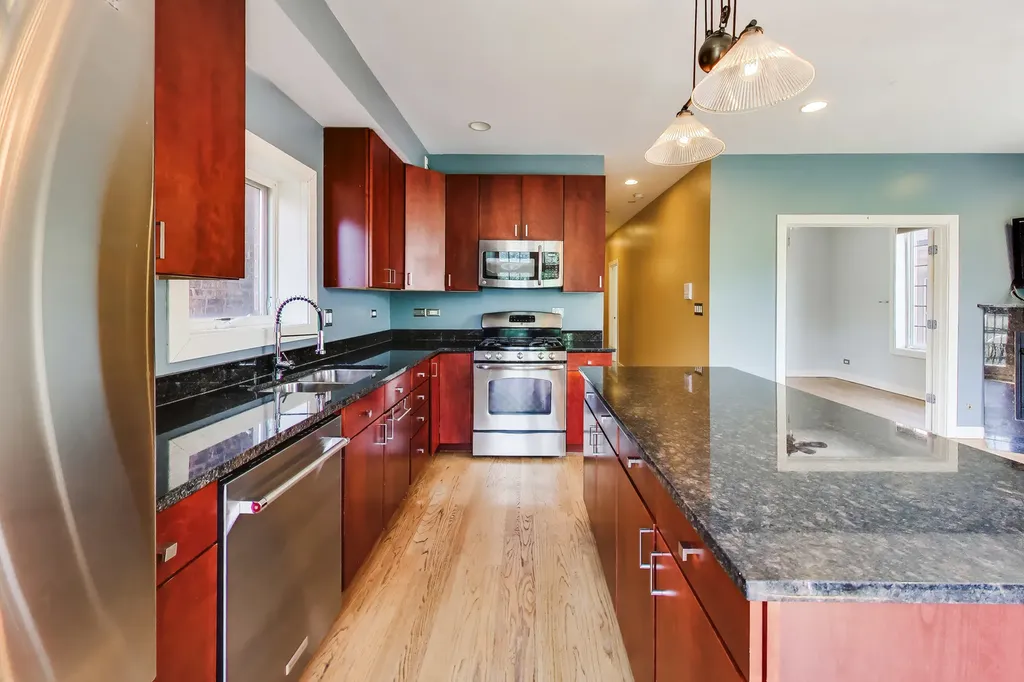 1416 West Farwell Street Chicago IL 60626