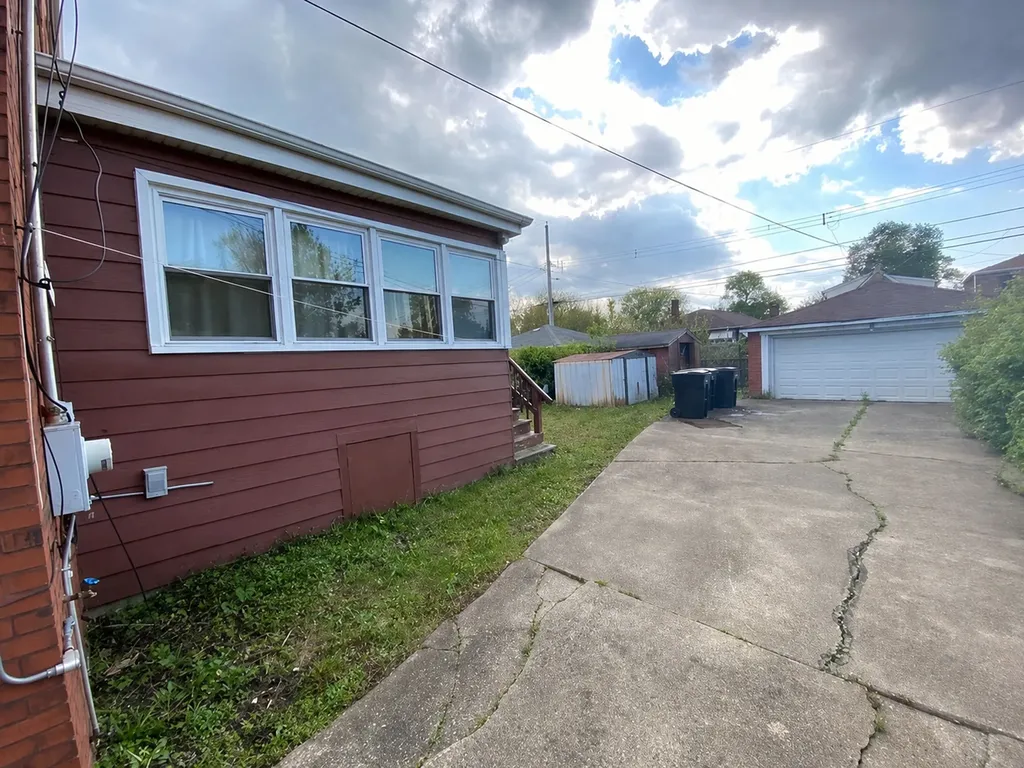 10508 South Forest Avenue Chicago IL 60628