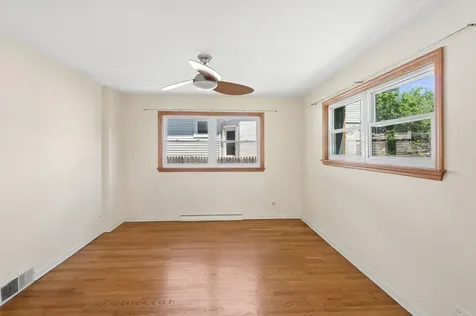 324 Asbury Avenue Evanston IL 60202