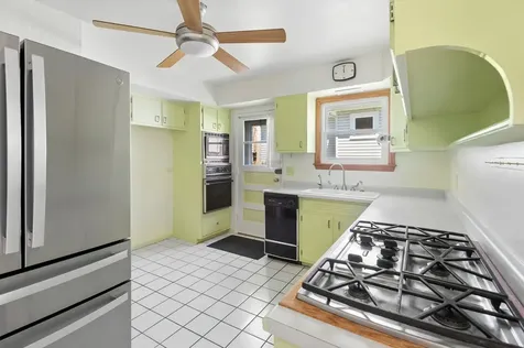 324 Asbury Avenue Evanston IL 60202