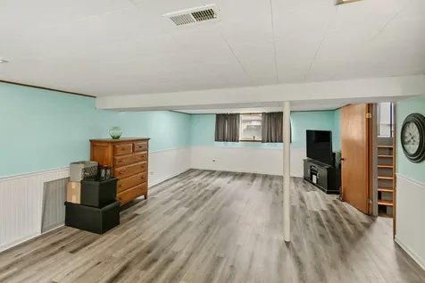 383 Park Avenue Wheeling IL 60090
